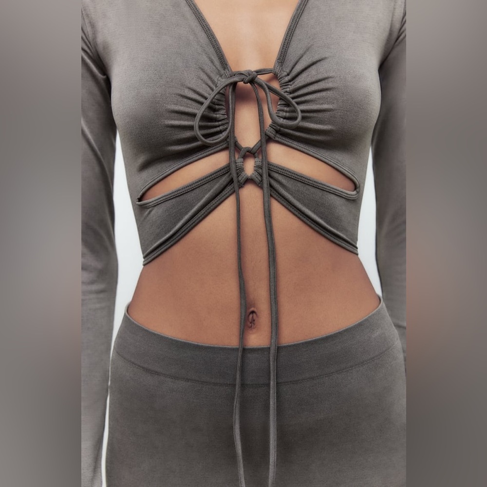 ZARA SEAMLESS RUCHED TOP - Picture 5 of 10